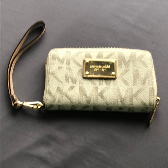 Micheal Kors wallet wristlet - Picture 1 of 5